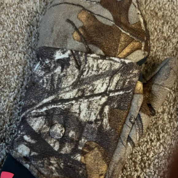 Under Armour Mittens - Picture 3 of 6